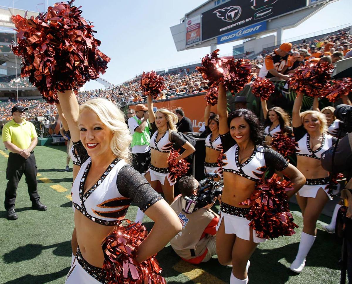 Cincinnati-Bengals-Ben-gals-cheerleaders-AP575909521340_3.jpg