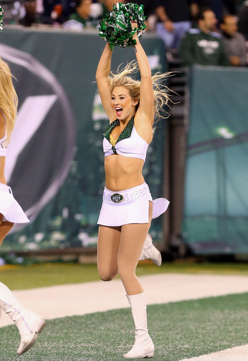 New-York-Jets-Flight-Crew-cheerleaders-CGV_092214046_Jets_Bears_0.jpg