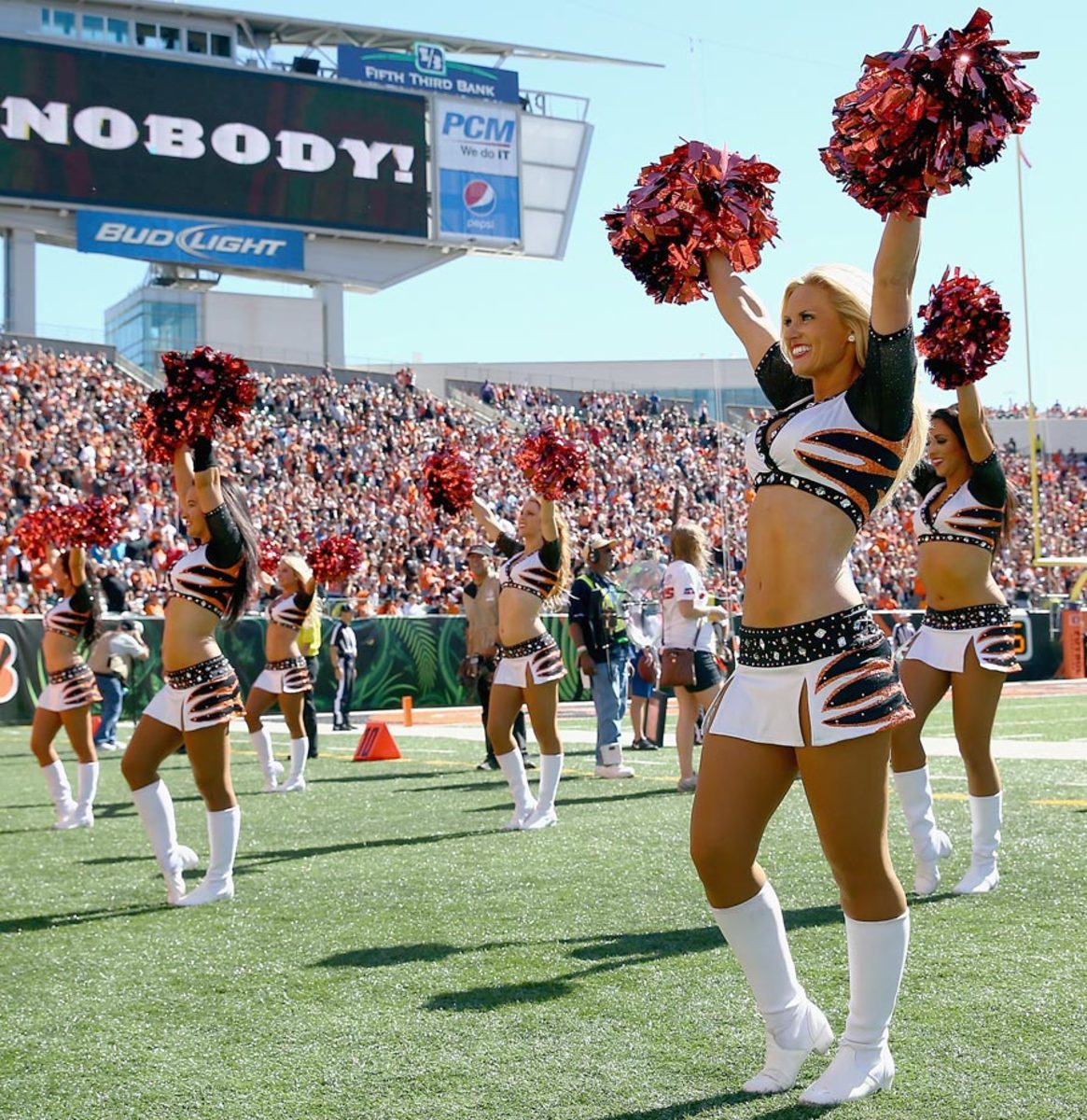 Cincinnati-Bengals-Ben-gals-cheerleaders-455881896.jpg