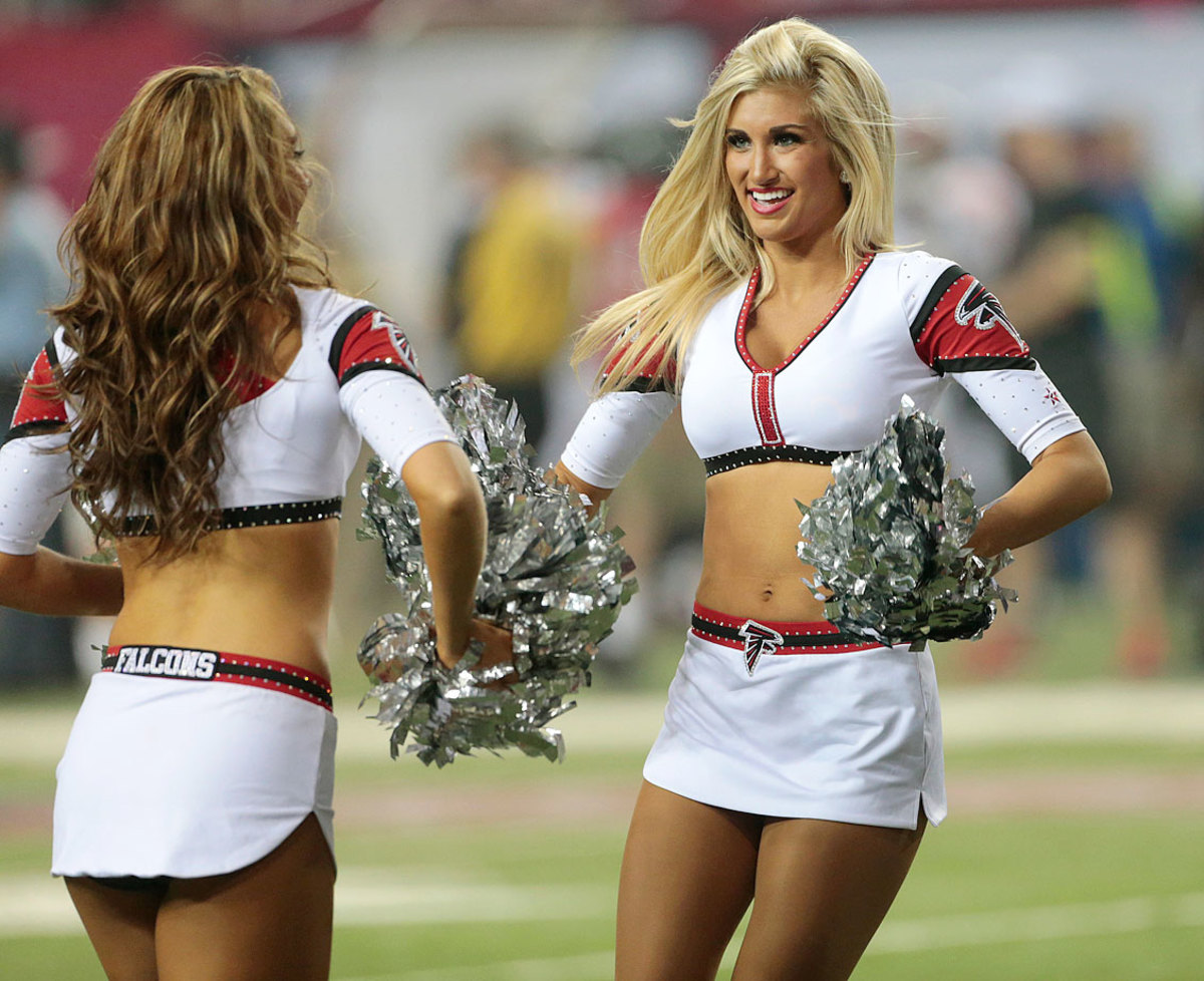 Atlanta-Falcons-cheerleaders-AP848433688219_4.jpg