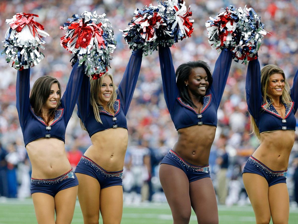 New-England-Patriots-cheerleaders-AP281670464036_10.jpg