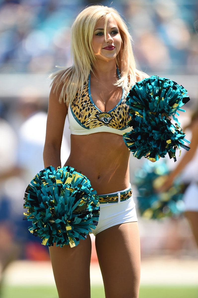 Jacksonville-Jaguars-The-ROAR-cheerleaders-455883628.jpg
