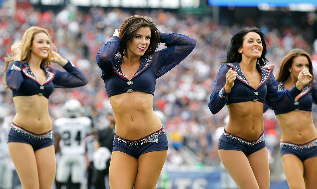 New-England-Patriots-cheerleaders-AP902678876389_4.jpg