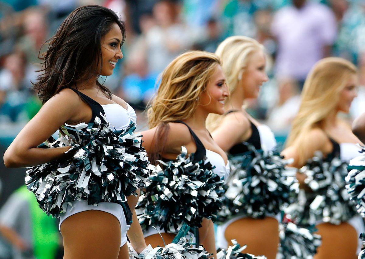 Philadelphia-Eagles-cheerleaders-AP657021634748_5.jpg
