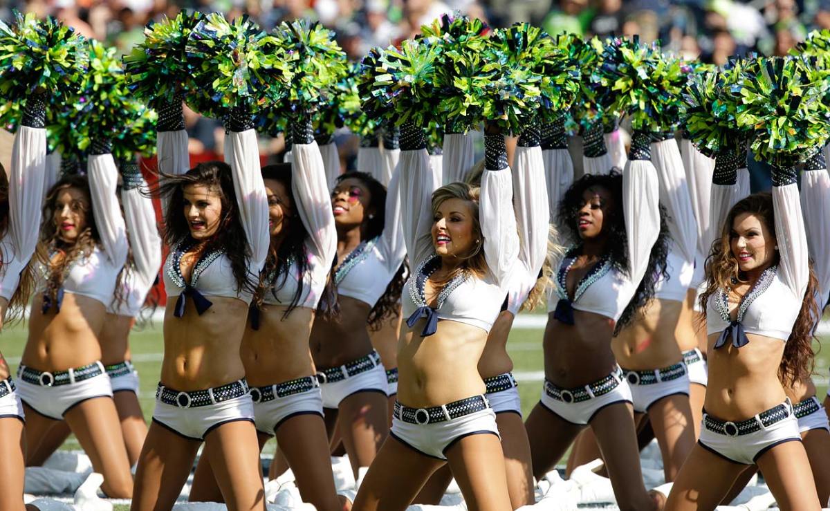 Seattle-Seahawks-cheerleaders-AP472107305200_7.jpg