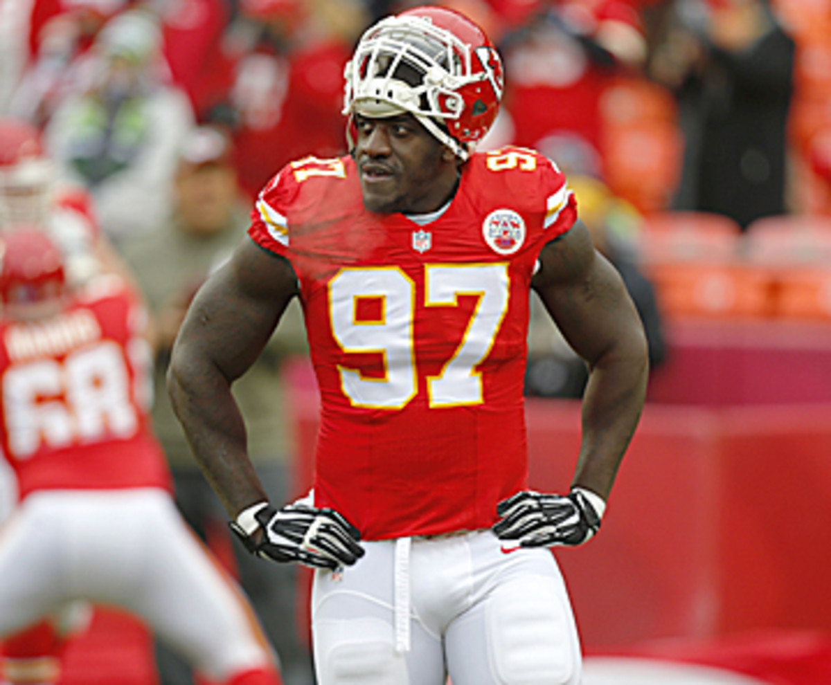 Allen Bailey signed a new deal with the Chiefs, then had a big day in a win over Seattle. (Ed Zurga/AP)