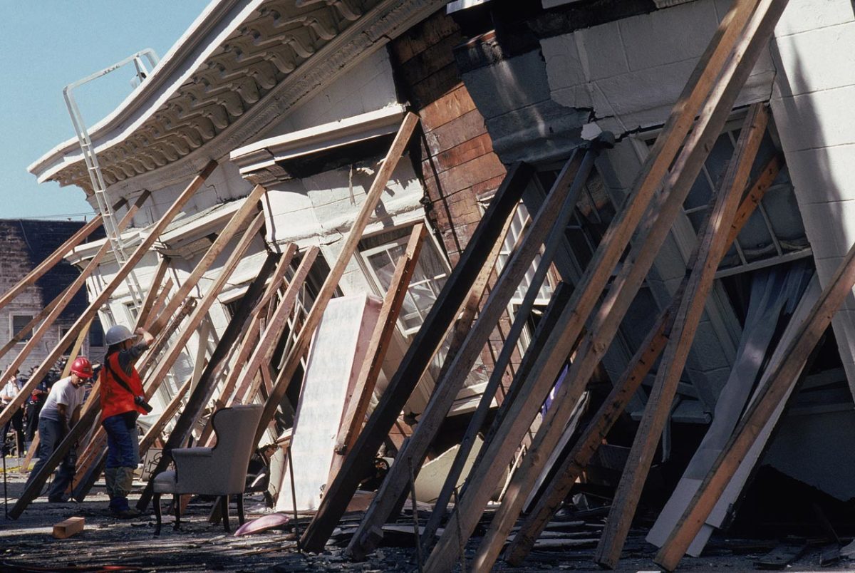 1989-1017-San-Francisco-Marina-district-damage-1583037.jpg