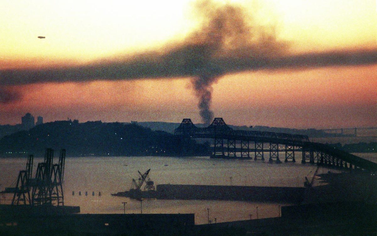 1989-1017-Bay-Bridge-smoke.jpg