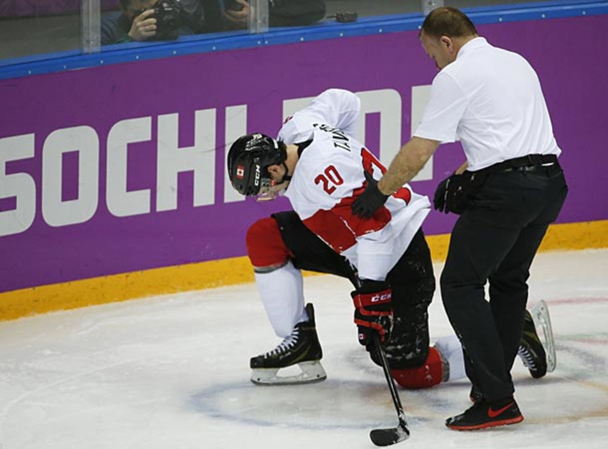 Islanders captain John Tavares suffered a knee injury in Canada's 2-1 semifinal win. (Alexander Nemenov/AFP/Getty Images)