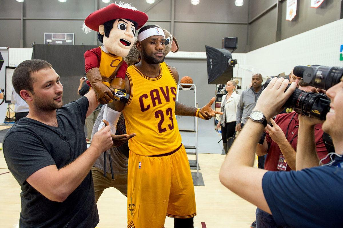 2014-LeBron-James-2014-NBA-Media-Day.jpg