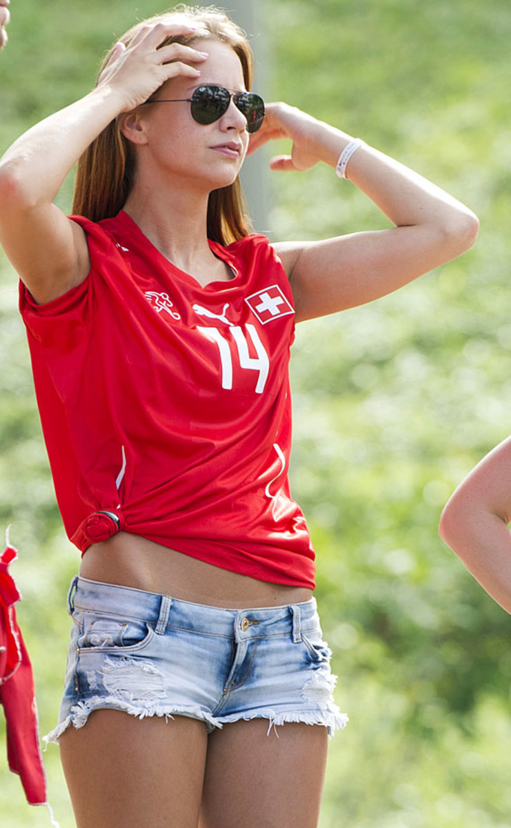 switzerland-female-fan.jpg