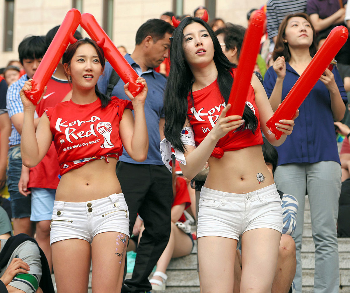 korea-republic-football-fans.jpg