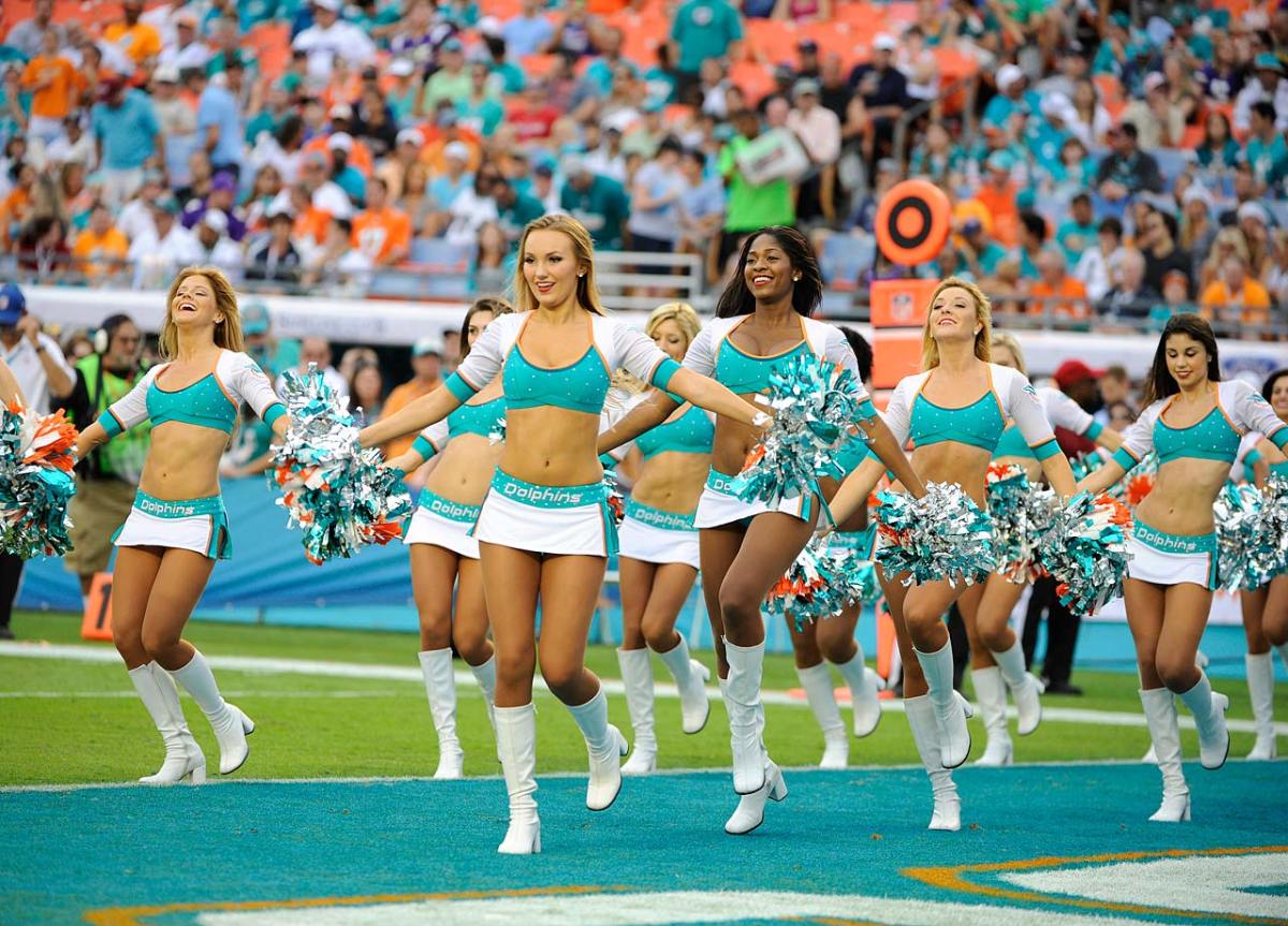 Miami-Dolphins-cheerleaders-796141221026_Vikings_at_Dolphins.jpg
