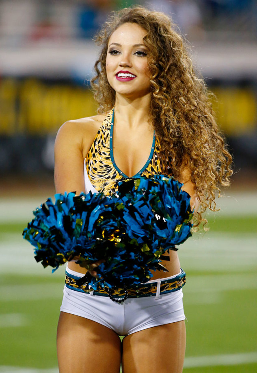 Jacksonville-Jaguars-The-Roar-cheerleaders-460652158.jpg