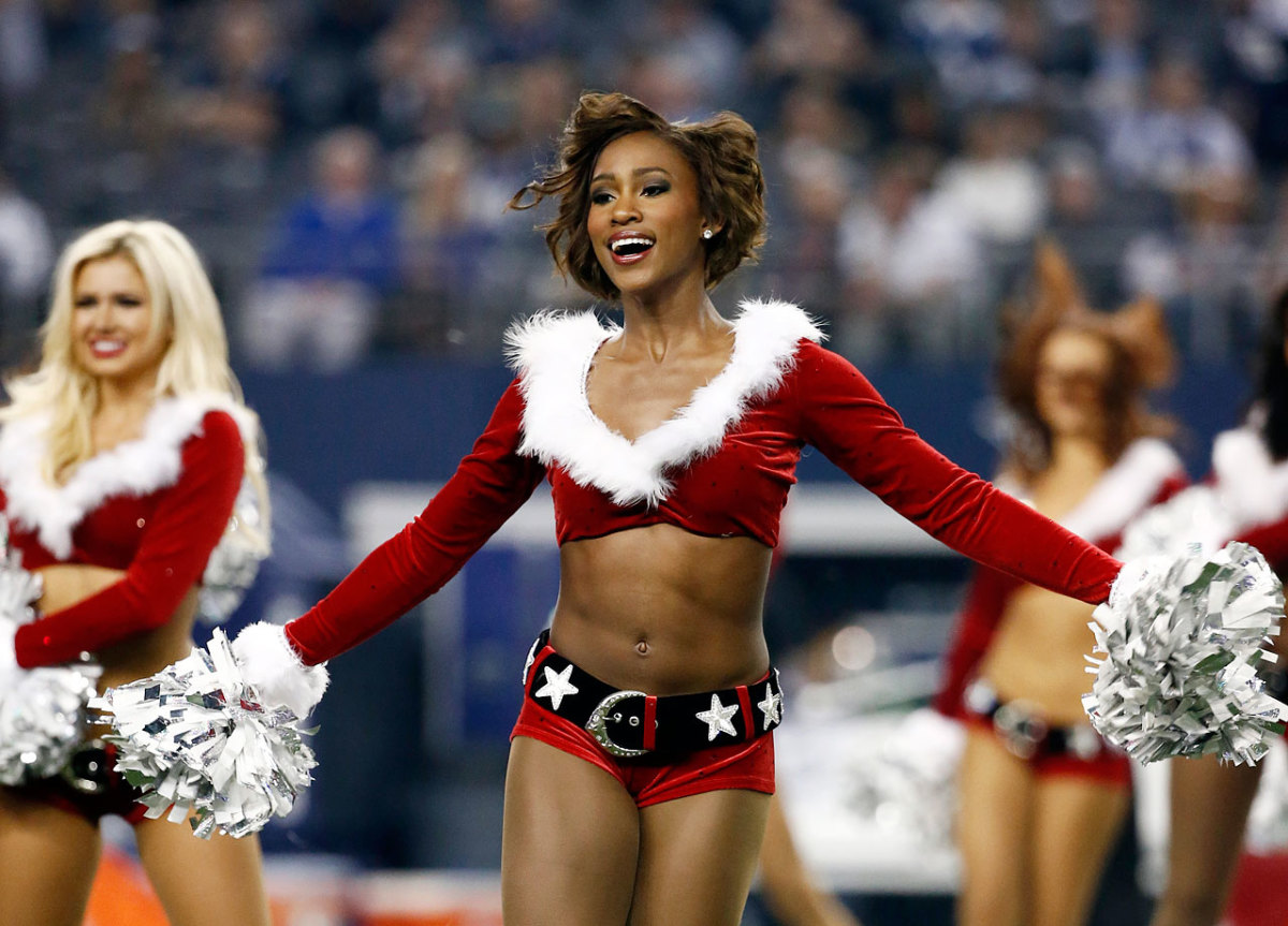 Dallas-Cowboys-cheerleaders-AP272272578751_9.jpg