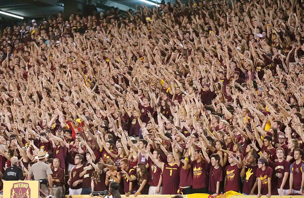 Arizona_State_Superfans-YMK37360.jpg