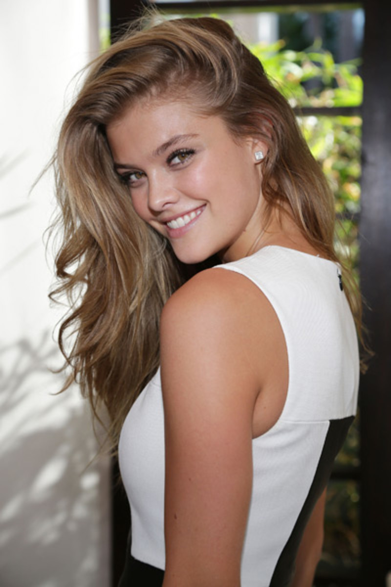 nina-agdal3.jpg
