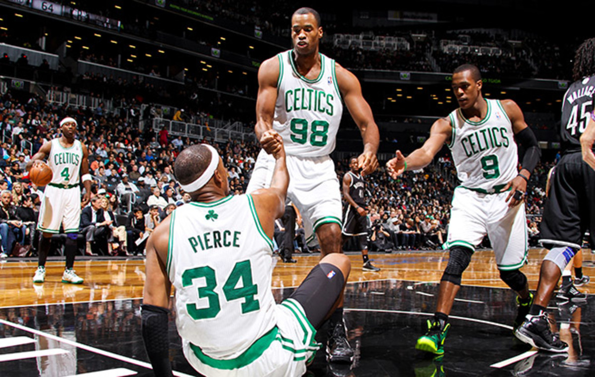 Jason Collins (98) will be reunited with fellow ex-Celtics Paul Pierce (34) and Kevin Garnett in Brooklyn.