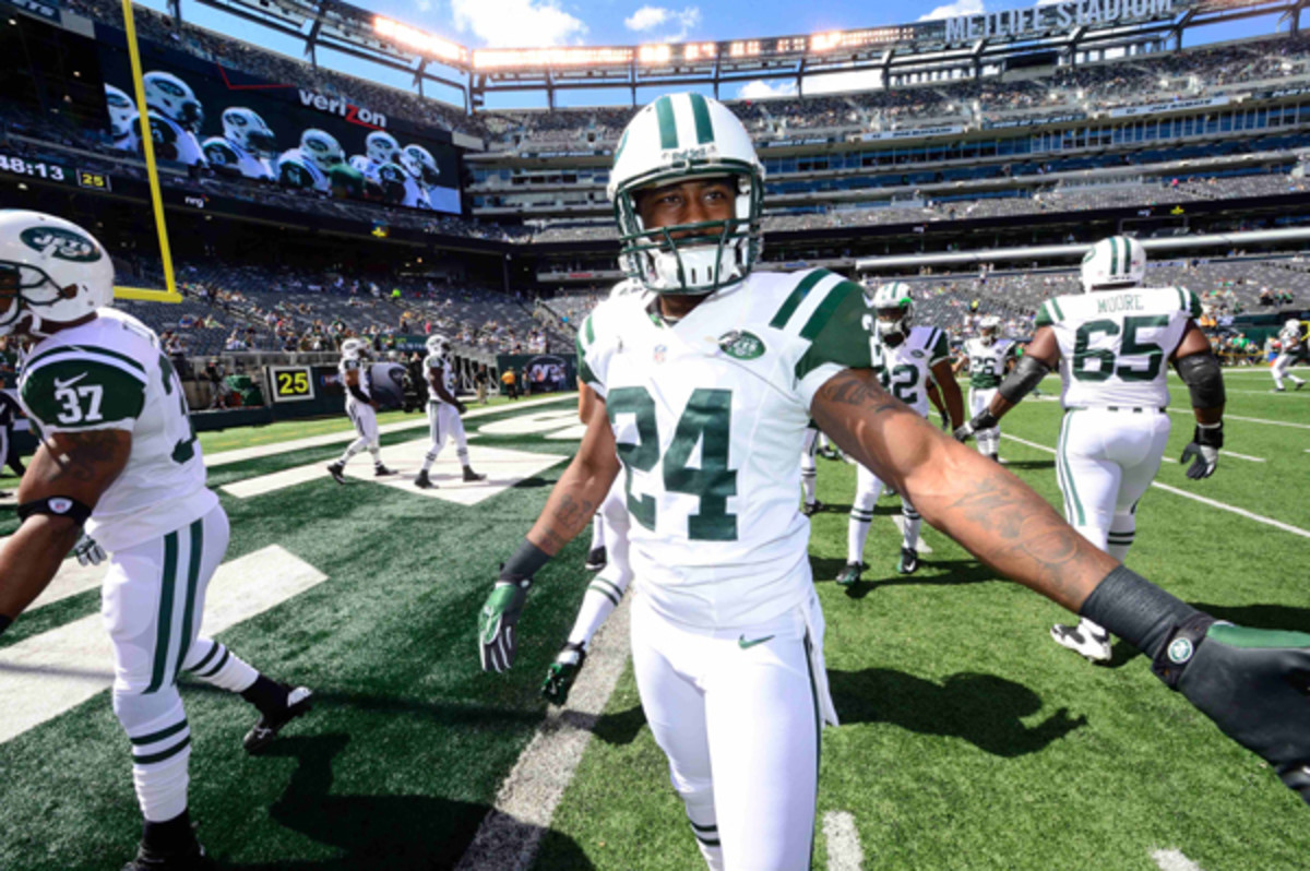 One way or another, Darrelle Revis could be on his way back to the AFC East. (David Drapkin/AP)