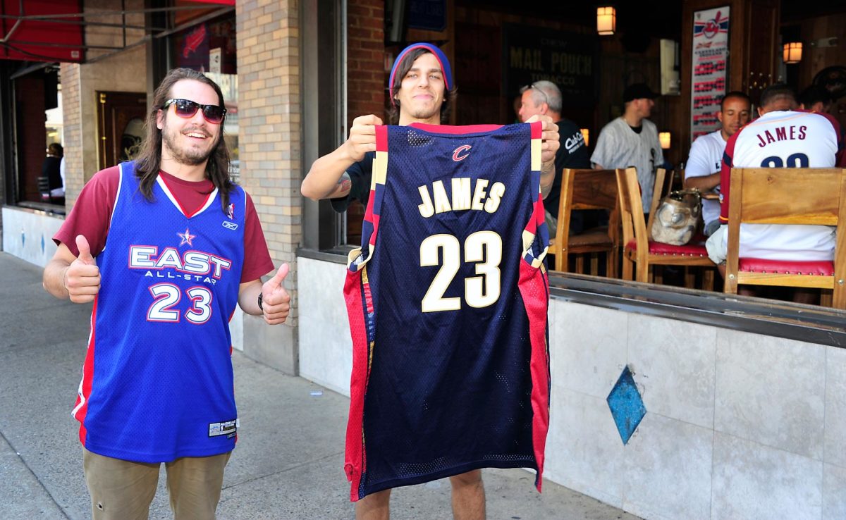 lebron-fans-452047176_10.jpg