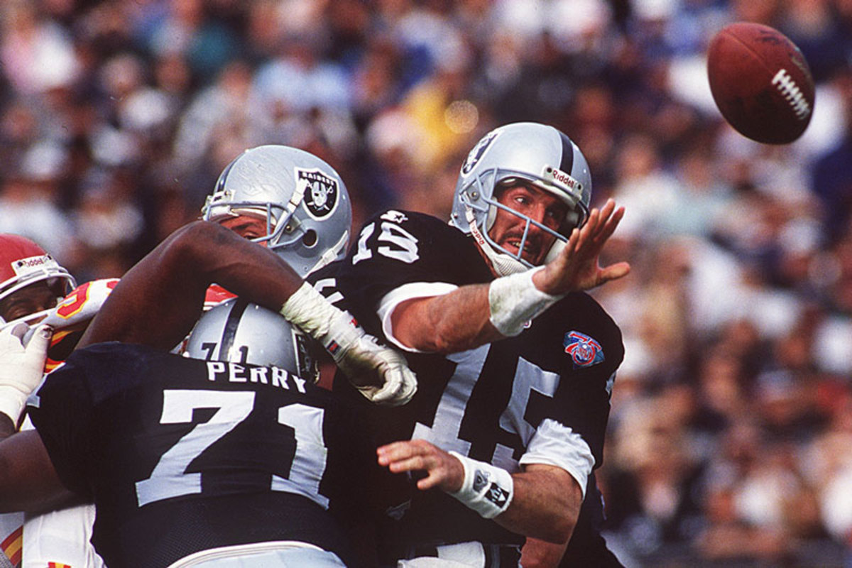 With a playoff berth at stake for both teams,  the Chiefs harried Hostetler and benefited from a pick-six at the close of the first half. (Mike Powell/Getty Images)