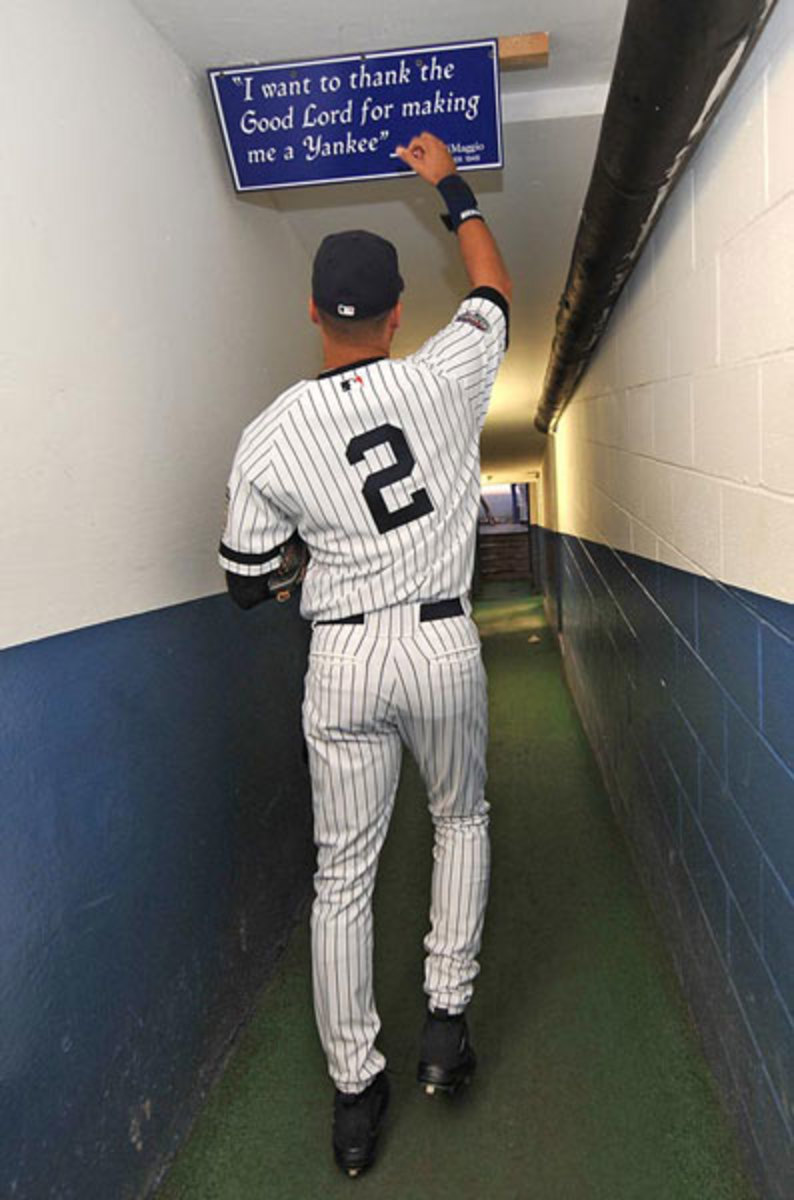 jeter-dimaggiosign.jpg