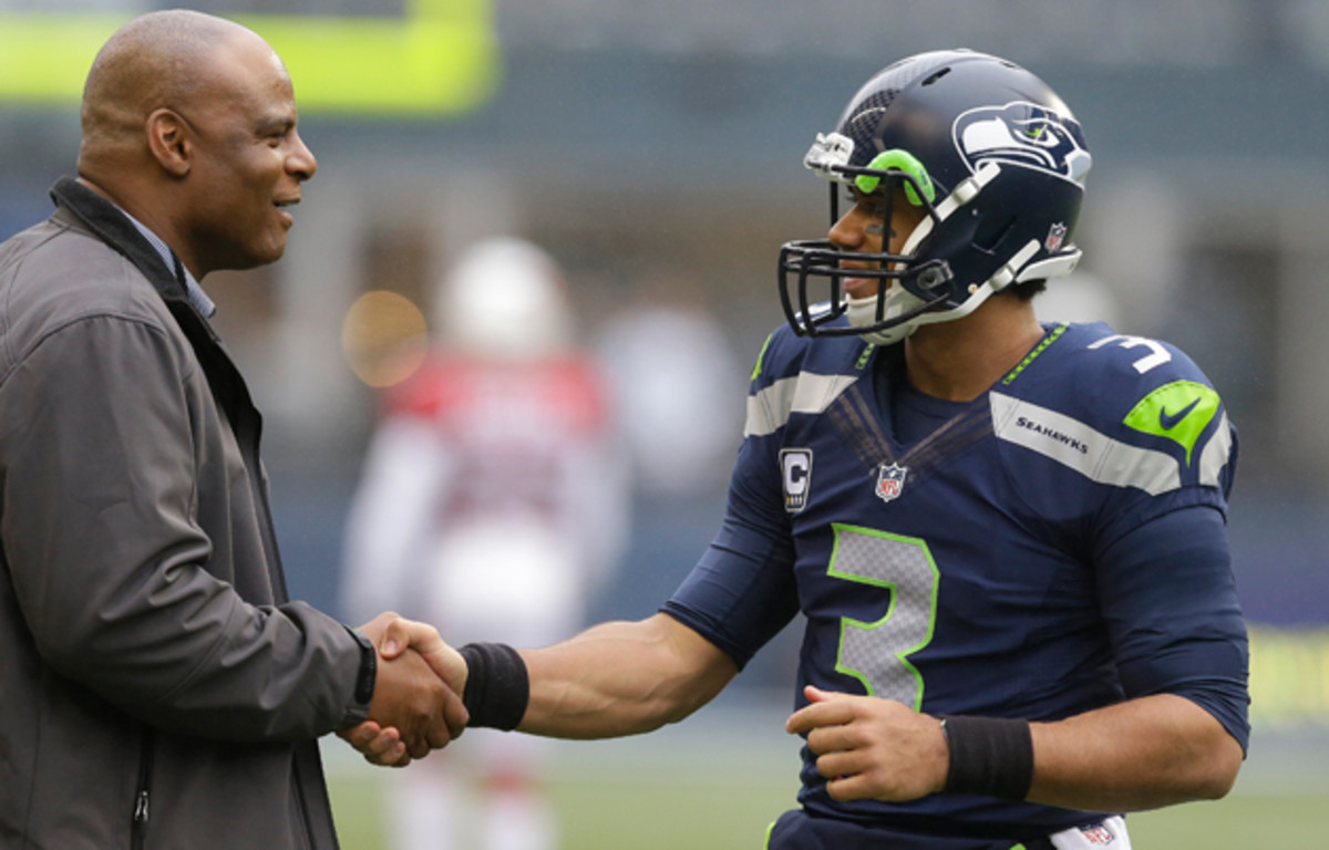 Warren Moon (l.) has been an advisor to Russell Wilson since Wilson came into the NFL.