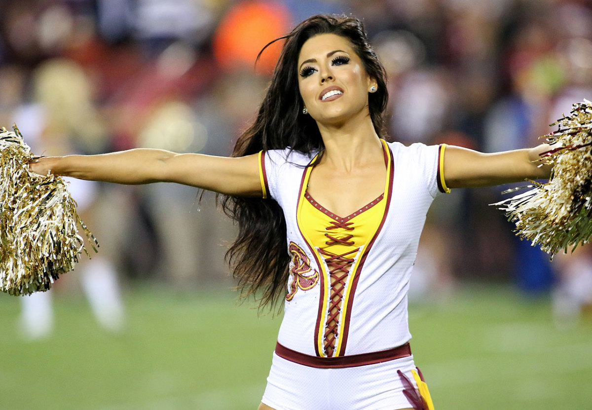 Washington-Redskins-cheerleaders-DAW140925118Giants_at_Redskins.jpg