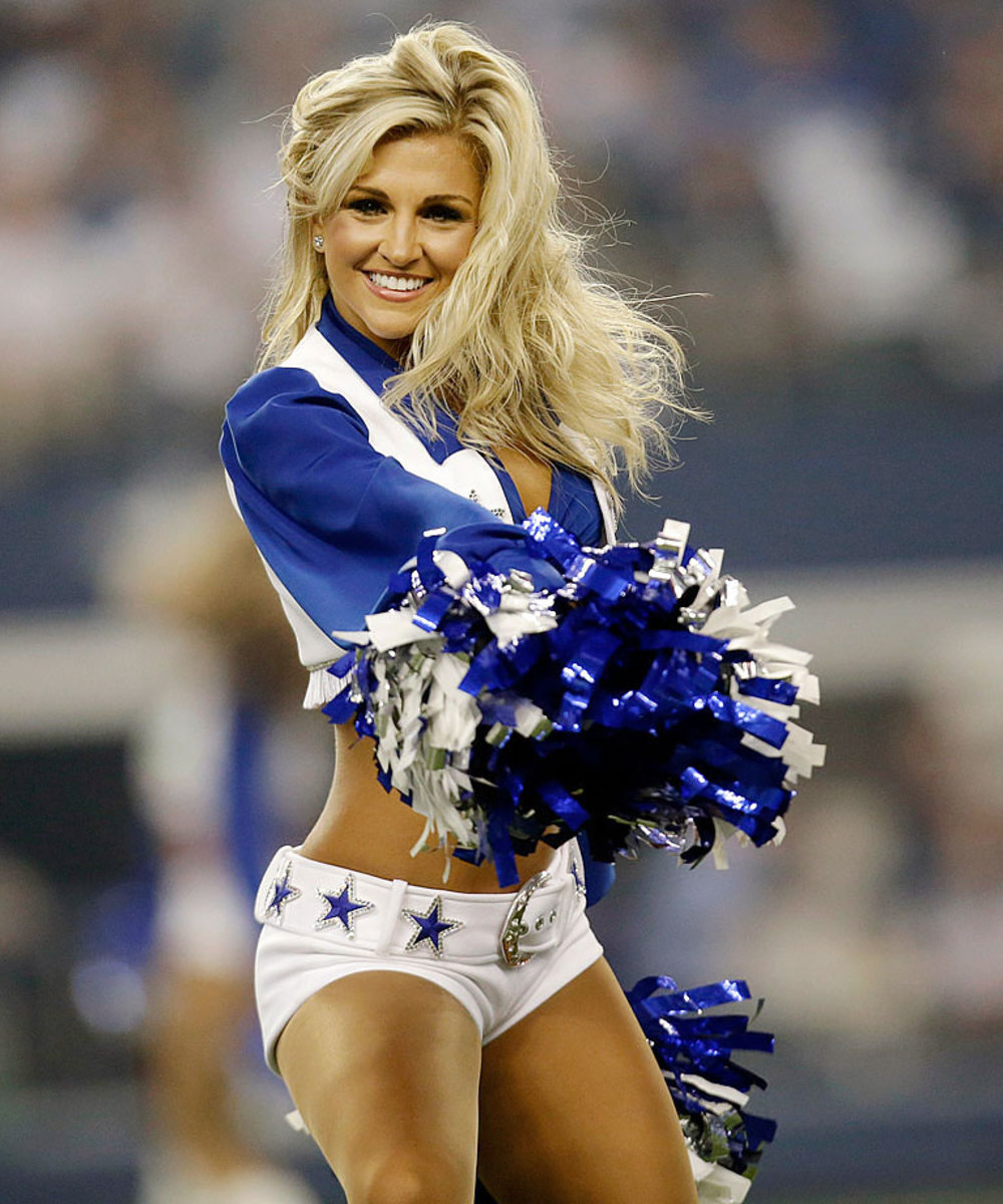 Dallas-Cowboys-cheerleaders-AP545924847914_2.jpg