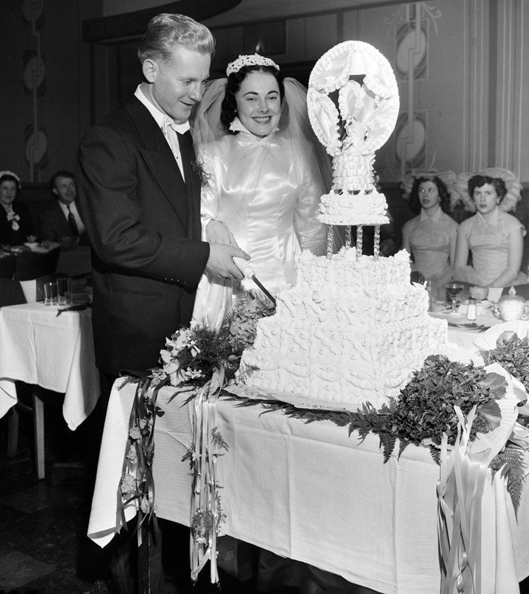 1951-Whitey-Ford-Joan-Foran-wedding.jpg