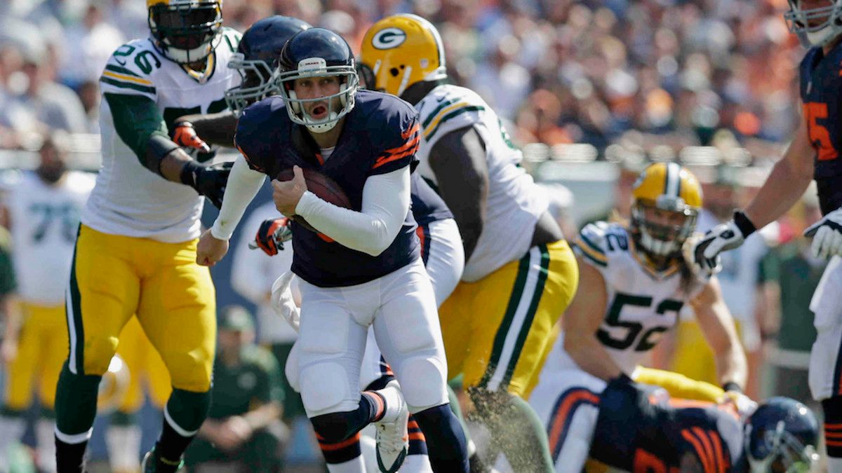 NFL Week 4 Chicago Bears quarterback Jay Cutler fumbles on