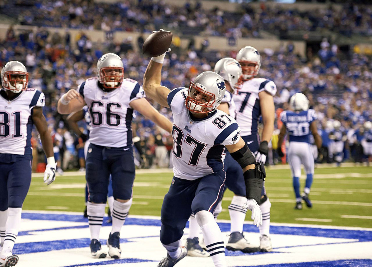 Rob-Gronkowski-X158945_TK1_2503.jpg