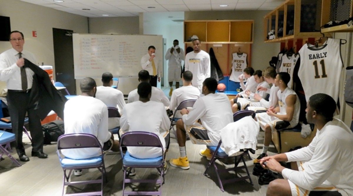 Gregg Marshall addresses the Shockers before their opening round game against Evansville.
