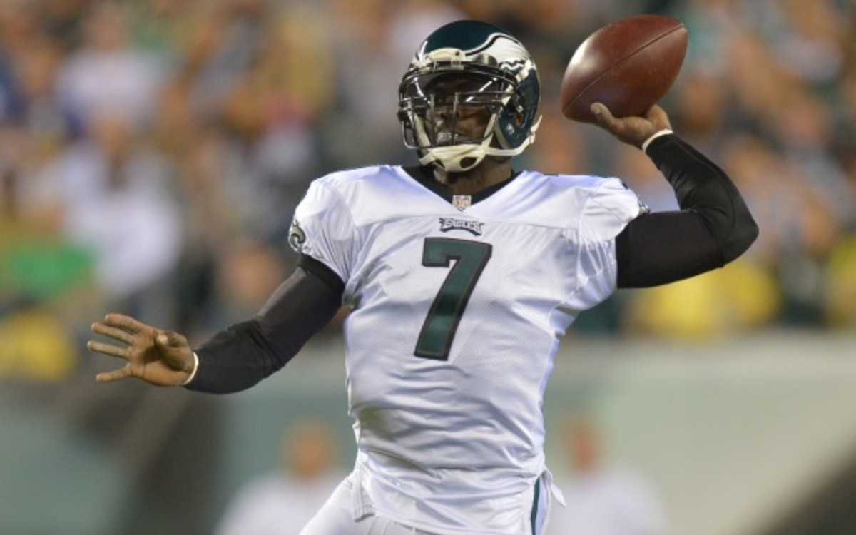 Michael Vick says he won't play Sunday against the Cowboys. (Drew Hallowell/Philadelphia Eagles/Getty Images)