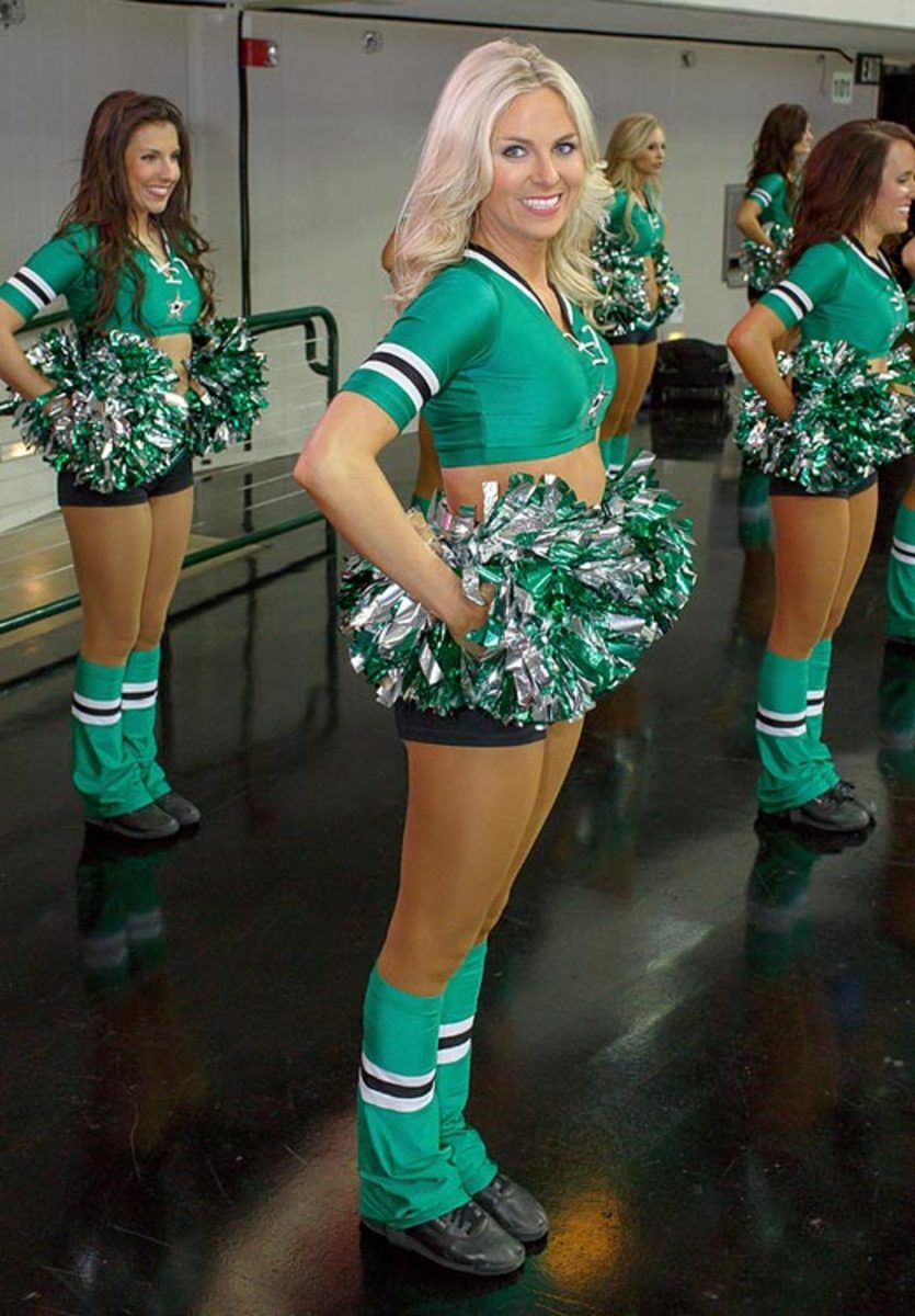 140210160139-dallas-stars-ice-girl-cey130926312-avsatstars-single-image-cut.jpg