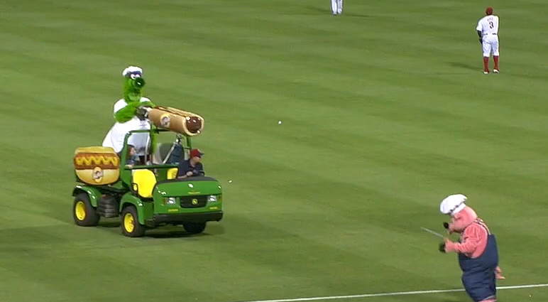Phillie Phanatic Pelts Pig With Hot Dog Machine - Sports Illustrated