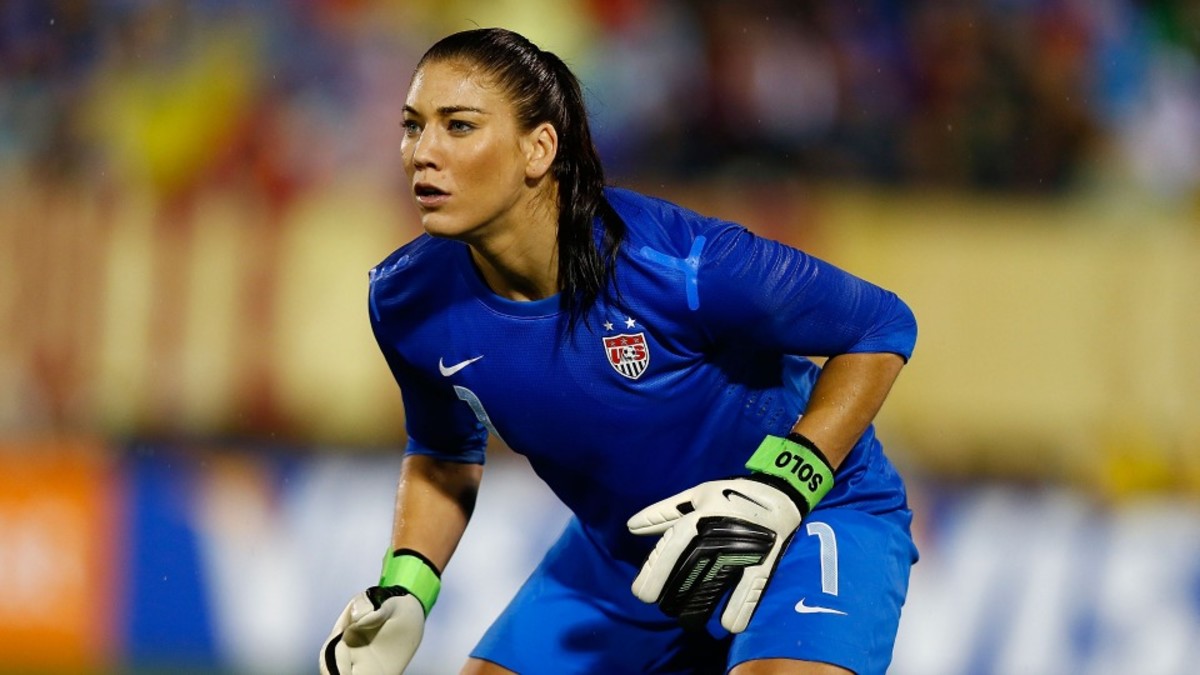 Report U.S. women's goalie Hope Solo arrested on domestic violence