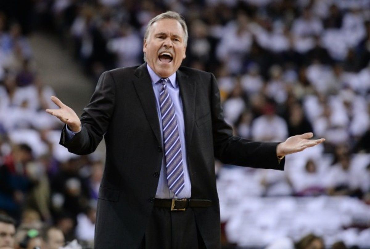 Mike D'Antoni said the Lakers will keep fighting despite several key injuries. (Thearon W. Henderson/Getty Images)