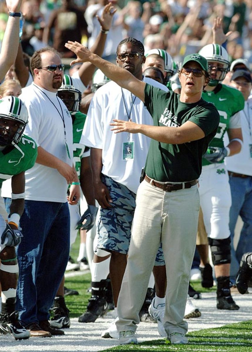 140310153259-2006-matthew-mcconaughey-randy-moss-marshall-spring-football-single-image-cut.jpg