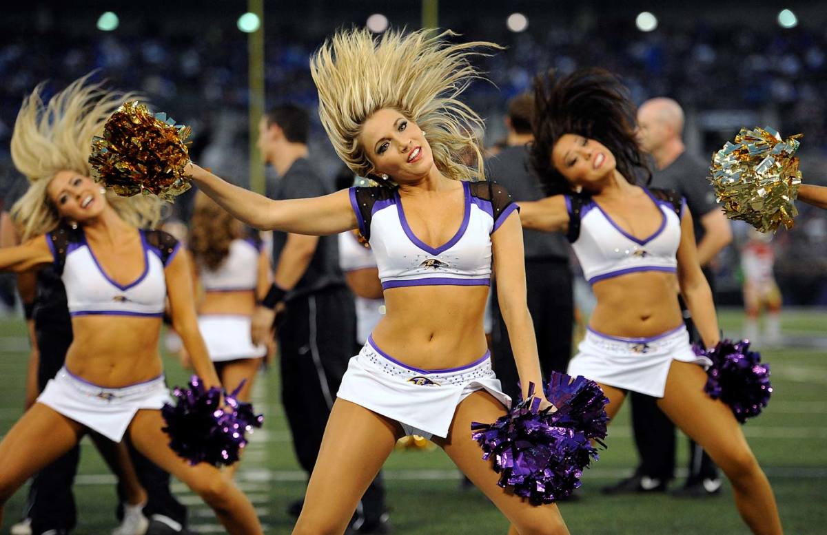 Baltimore-Ravens-cheerleaders-AP910884023745_8.jpg