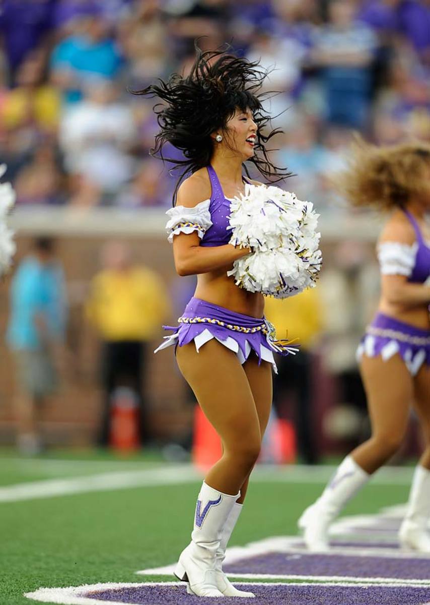 Minnesota-Cheerleader-453364002_10.jpg