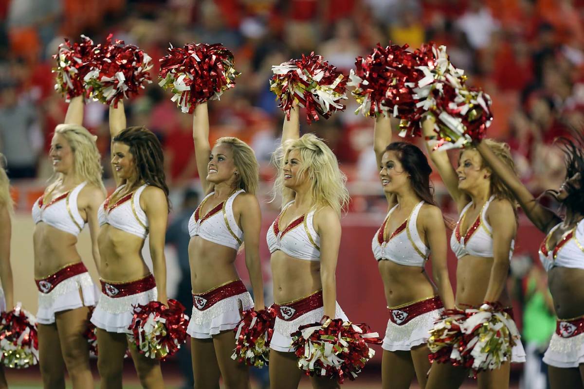 Kansas-City-Chiefs-cheerleaders-AP788180682517_5.jpg