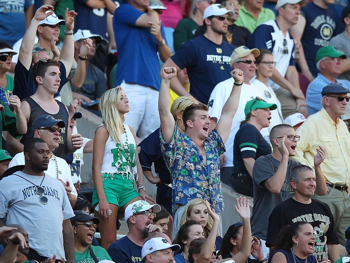 Notre_Dame-Fans-YP4_1610.jpg