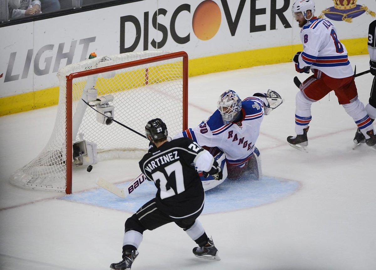 alec-martinez.jpg