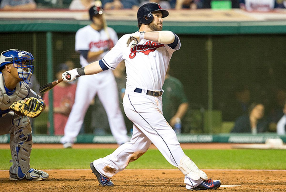 Jason Kipnis exited Tuesday night's game against the Angels after suffering a right abdominal strain.