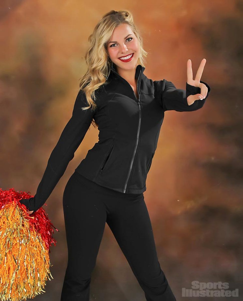 01-Lauren_Exclusive-YP4_6399.jpg