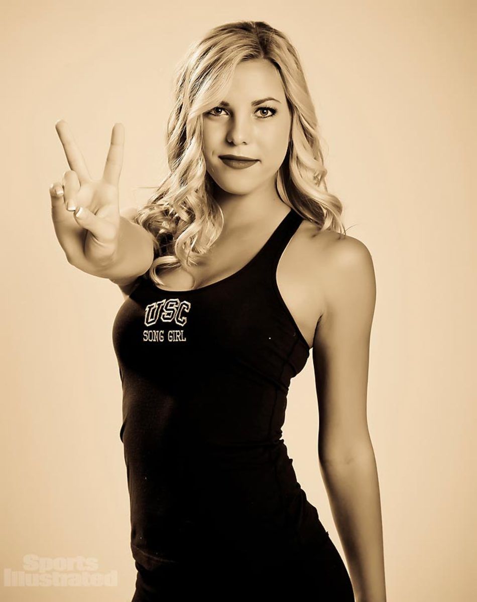 01-Lauren_Exclusive-YP4_4766.jpg