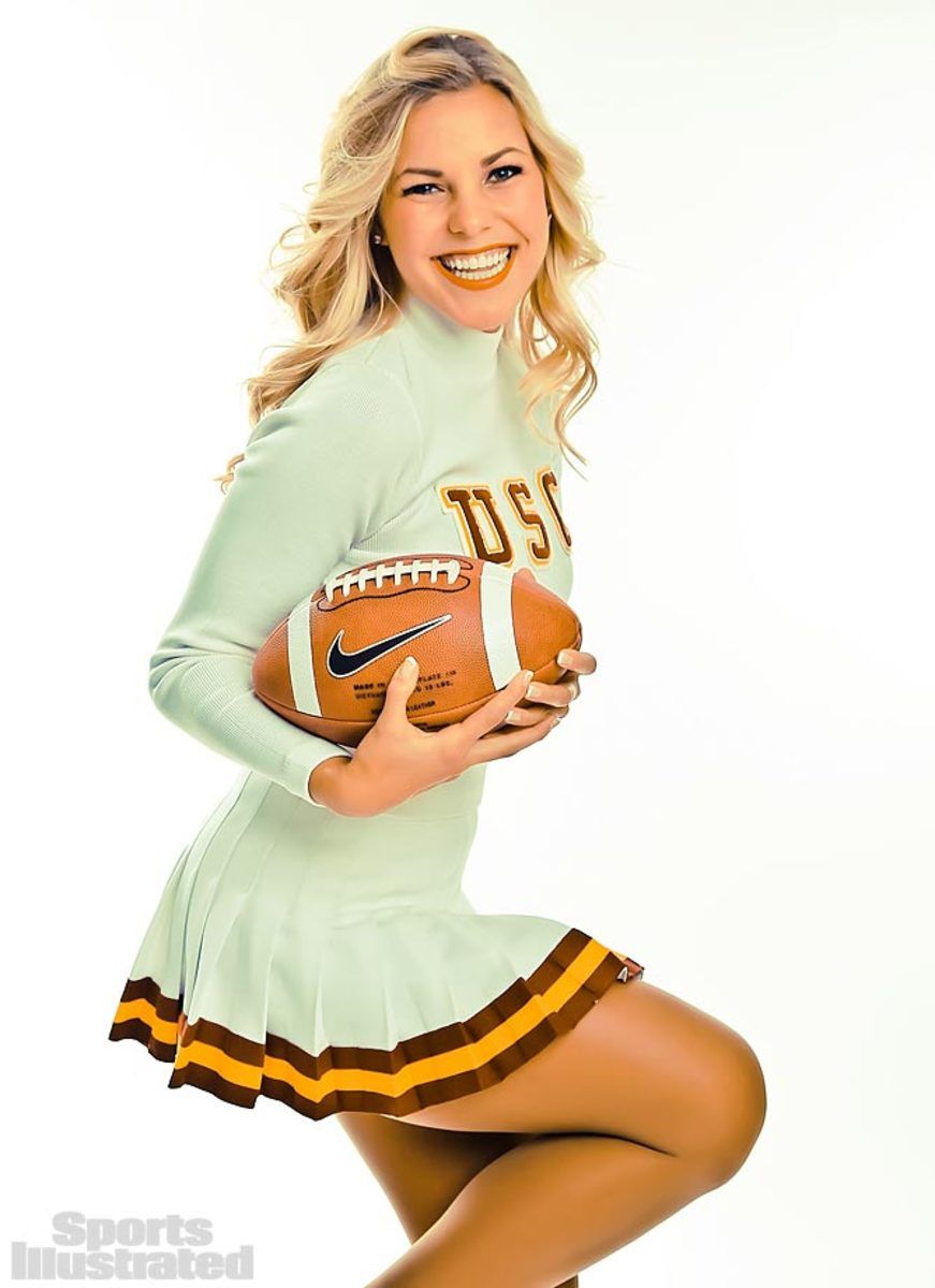 01-Lauren_Exclusive-YP4_5279.jpg