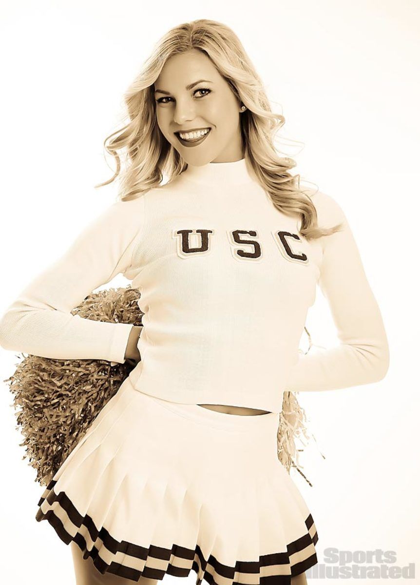 01-Lauren_Exclusive-YP4_5251.jpg