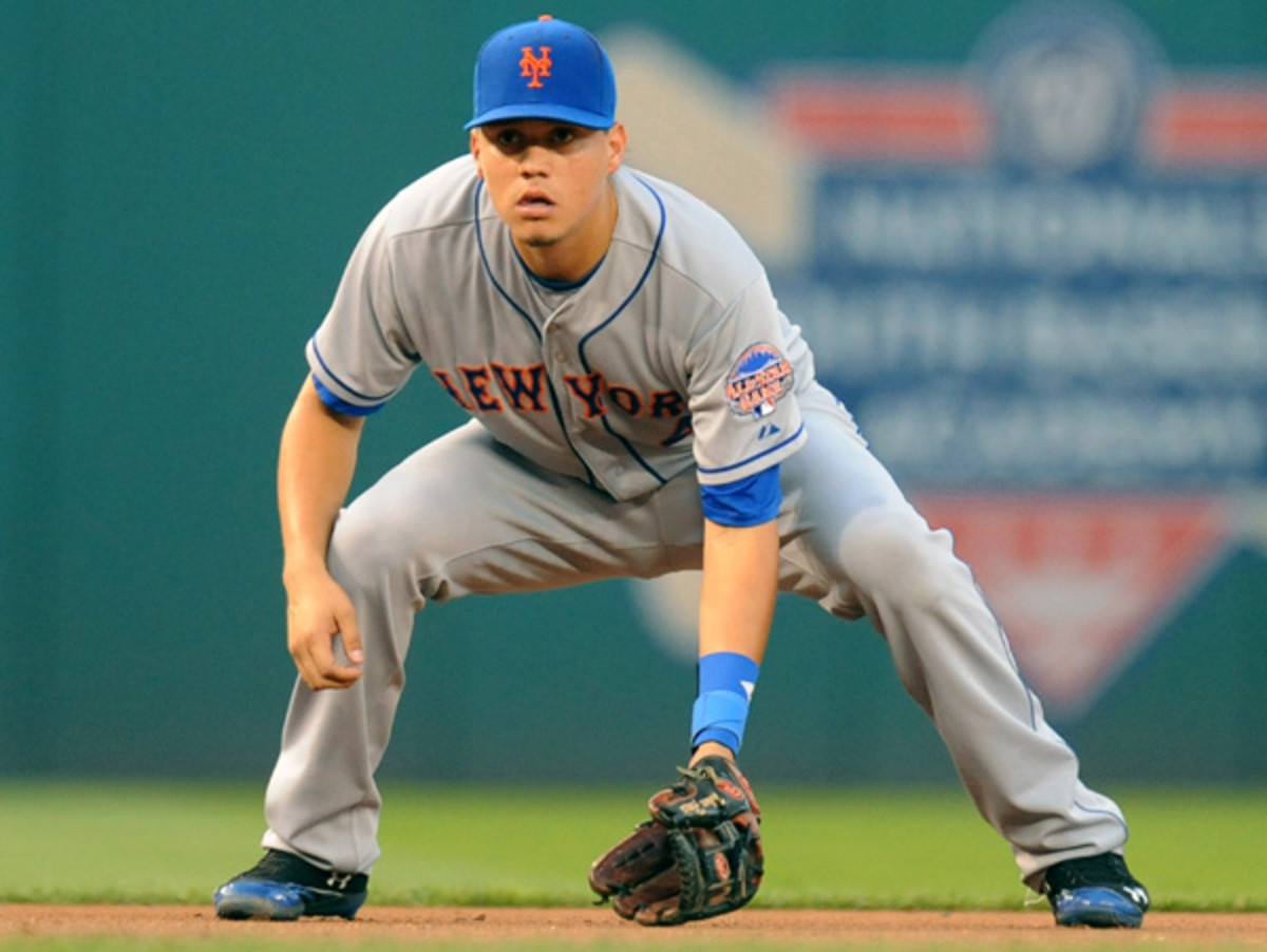 Wilmer Flores will be the Mets' new shortstop after being called up on Thursday. (Mitchell Layton/Getty Images)